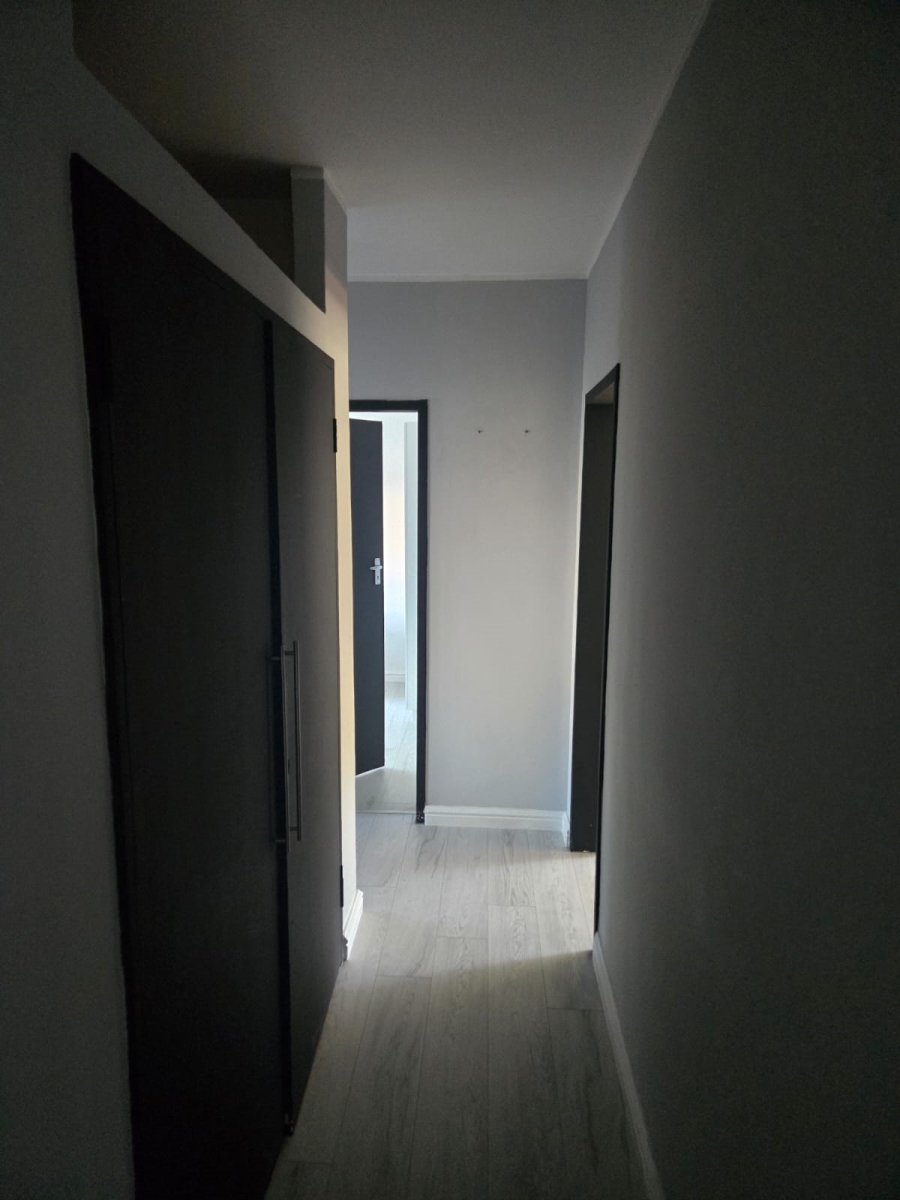 To Let 2 Bedroom Property for Rent in Kenilworth Western Cape